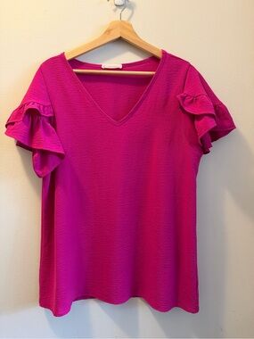 V-Neck Ruffle Sleeve Tee in Fuchsia